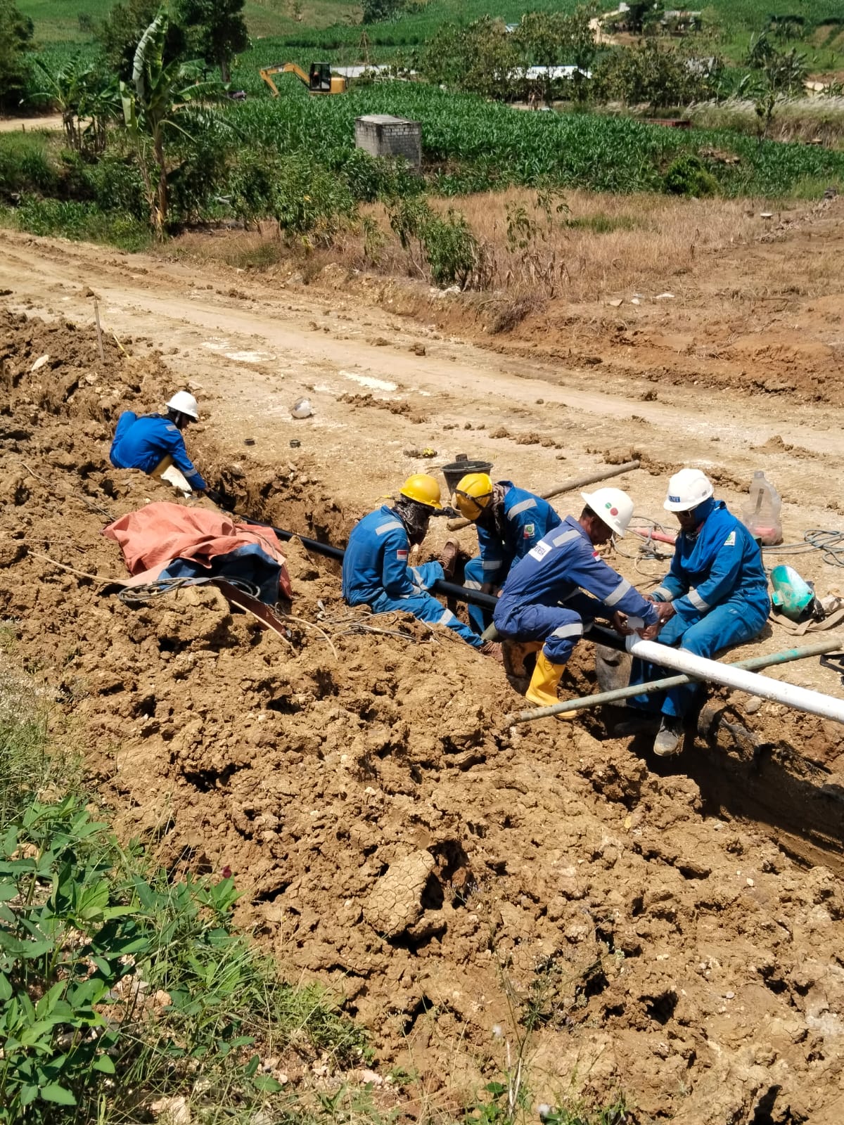 Instalasi Jalur Pipa Flowline Migas di Singgahan Tuban